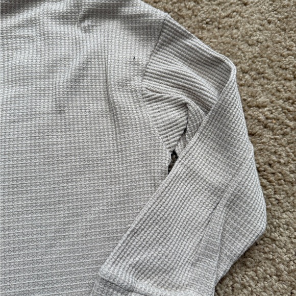 American Eagle Long Sleeve - Picture 6 of 8